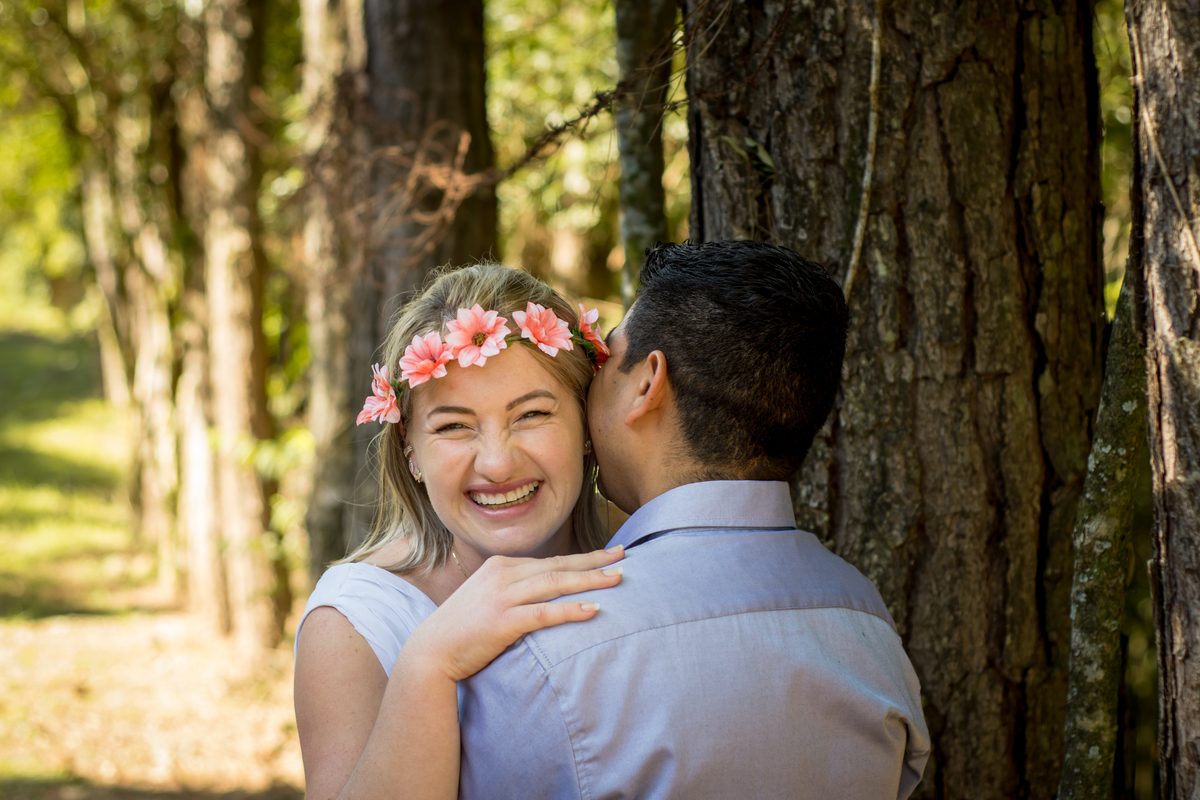 ensaio de casal pre wedding daniela e eder fotografo de casamento em sao leopoldo ensaio externo em ivoti rs casal boeira sorriso da noiva