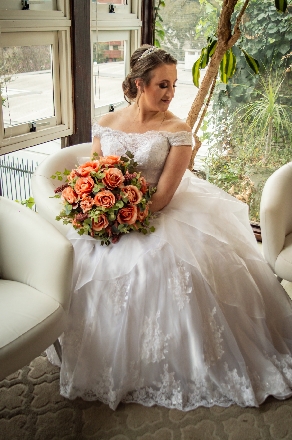 casamento na rua deise e antonio fotografo de casamento em sao leopoldo ensaio wedding em bento gonçalves no caminho das pedras buquê vermelho laranja janebeauty vestido de noiva