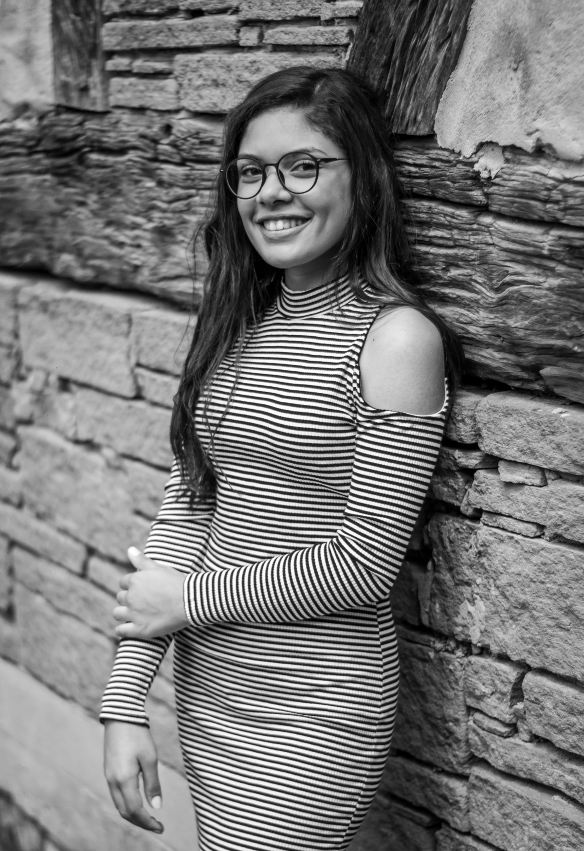 debutante brenda arriera fotografo profissional de debutante em sao leopoldo fotos criativas e autorais em ivoti fotografo de 15th casal boeira escorada na parede