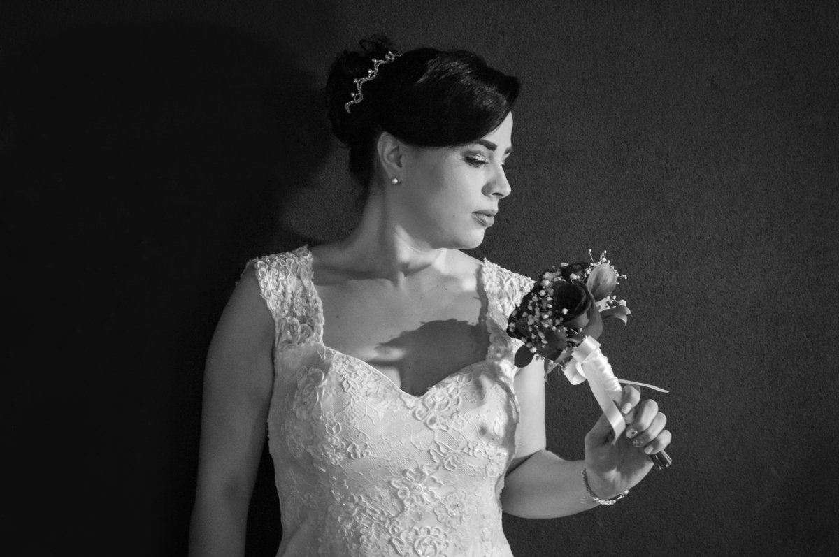 ana paula e clebson fotografo de casamento em sao leopoldo acompanhamento noiva no salao de beleza casamento saint germain pizzaria casal boeira fundo preto
