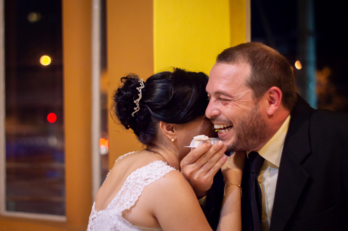 ana paula e clebson fotografo de casamento em sao leopoldo acompanhamento noiva no salao de beleza casamento saint germain pizzaria casal boeira sorriso dos noivos
