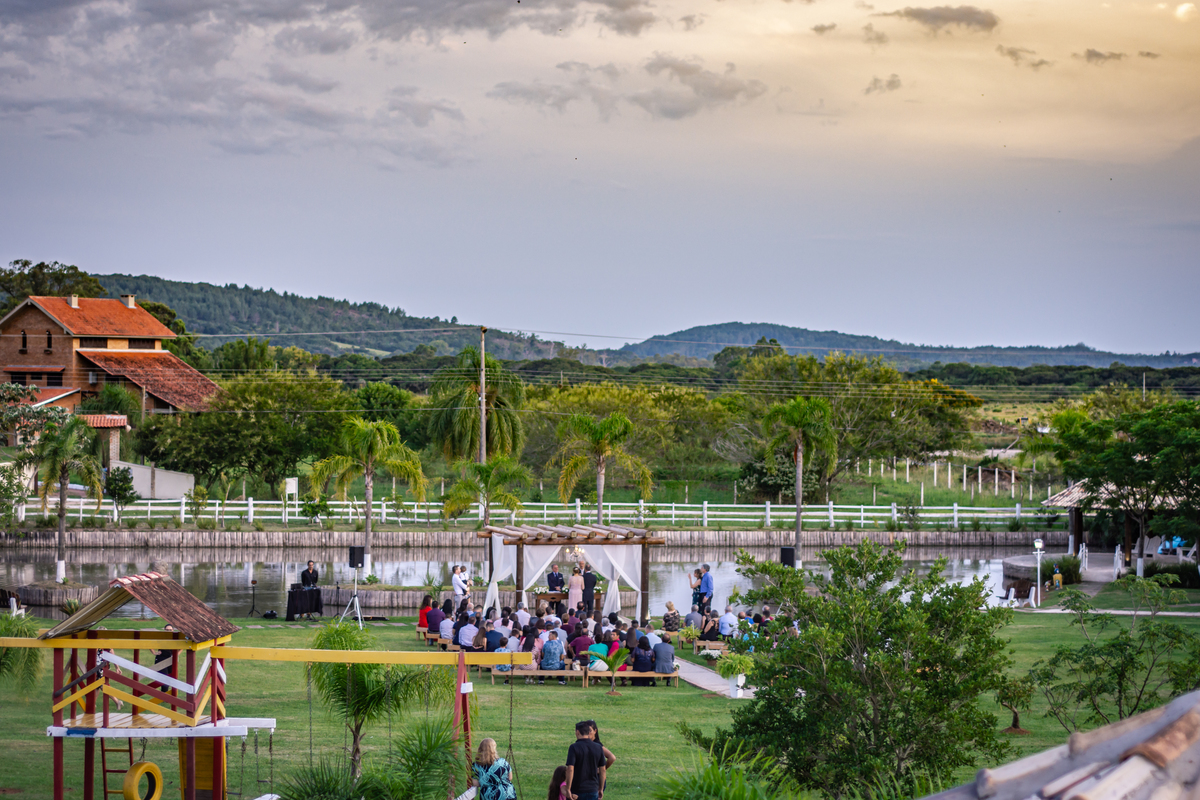 lucidia e renato bodas de ouro bodas 50 anos casamento realizado em eventos estancia viamao rs no fim de tarde ao ar livre casal boeira olha esse fim de tarde