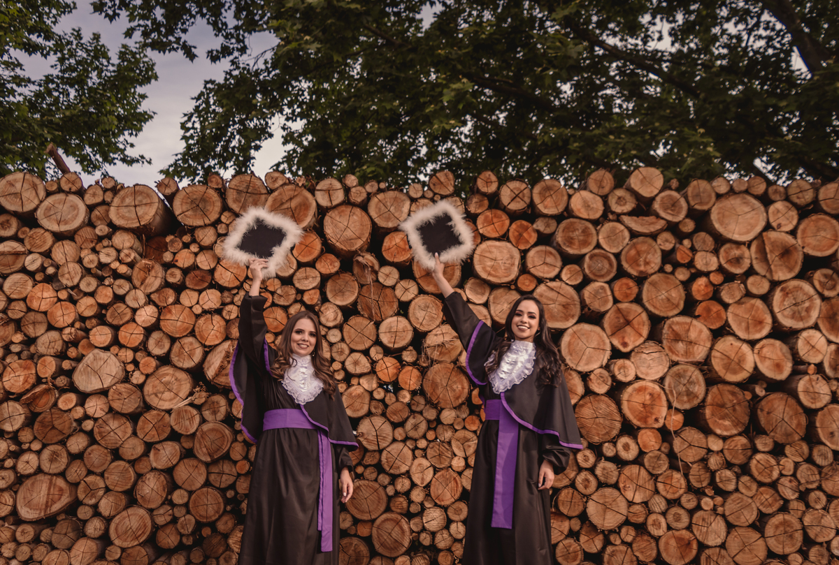 Prova de Toga | Universidade UlbraProva de Toga | Universidade Ulbra | Foto com Amiga | Fim | Placa de Fim | Acabou | Capelo