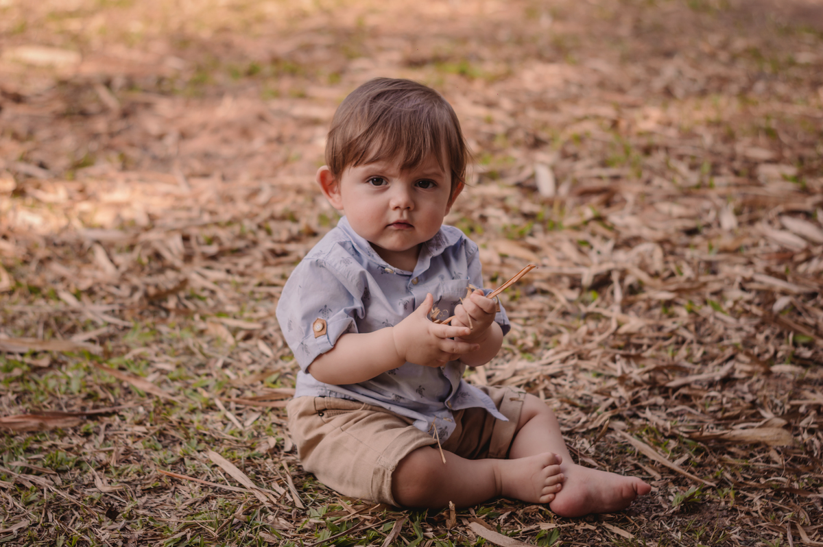 Pé na Terra | Lomba Grande | Novo Hamburgo - RS | Bebê na Grama | Folhas de Árvores