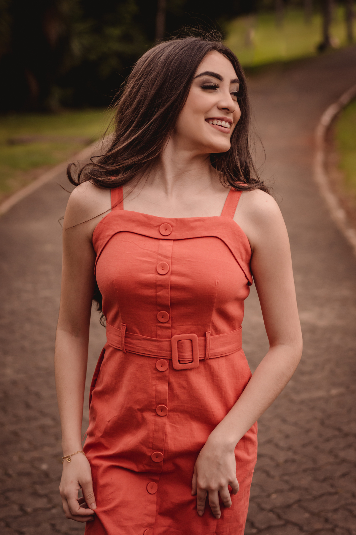 Book de Debutante Gremista | Book com Kimono Dobok de 15 Anos | Book em Dois Irmãos | Fotos com Fumaça Colorida | Ensaio com Pó Colorido | Família | Família Gremista | Fotos de Debutante que luta Taekwondo | Vestido Pêssego