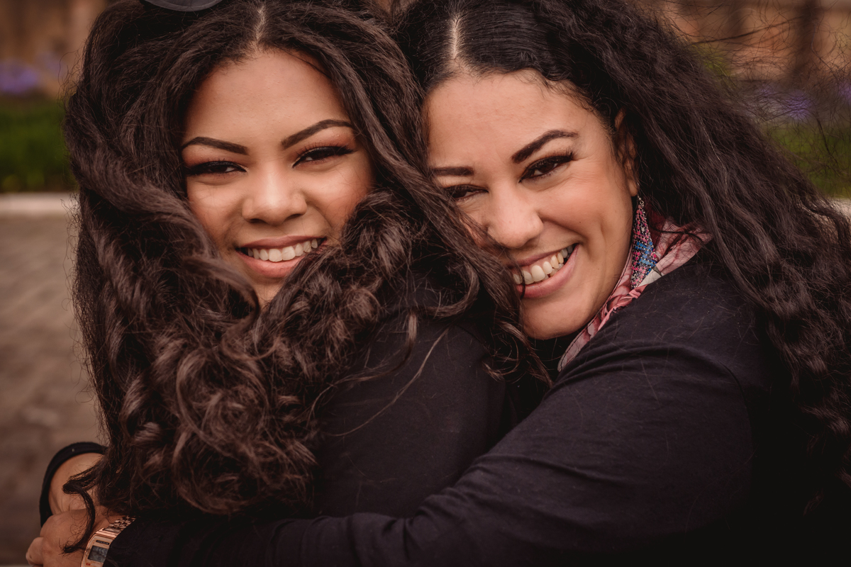 Fotos de Debutante | Fotografia de 15 Anos | Fotógrafo de debutantes em São Leopoldo | Millenium Estética | Ruinas da Antiga Igreja Católica de Ivoti - RS | Fumaça Colorida | Amor de Mãe