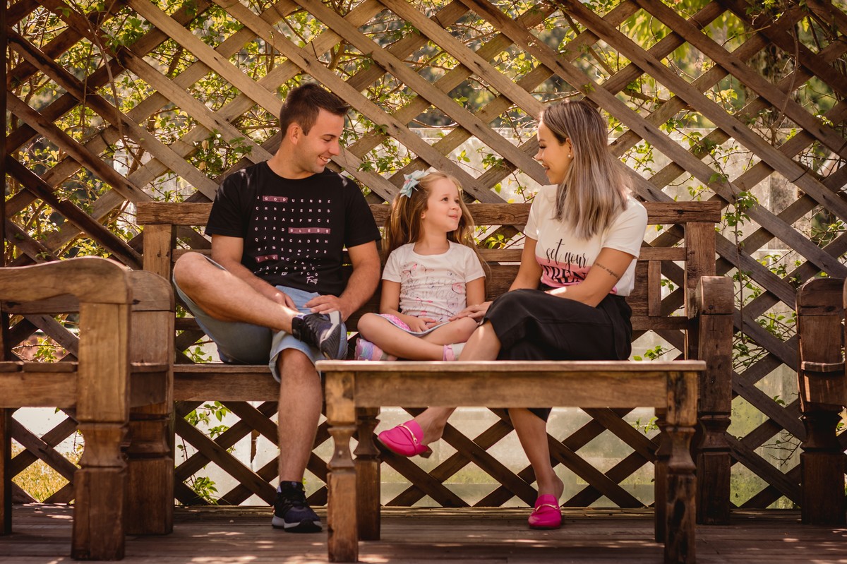 fotografo de familia em são leopoldo fotógrafo profissional de família fotos criativas pai mae filha fotografia em família