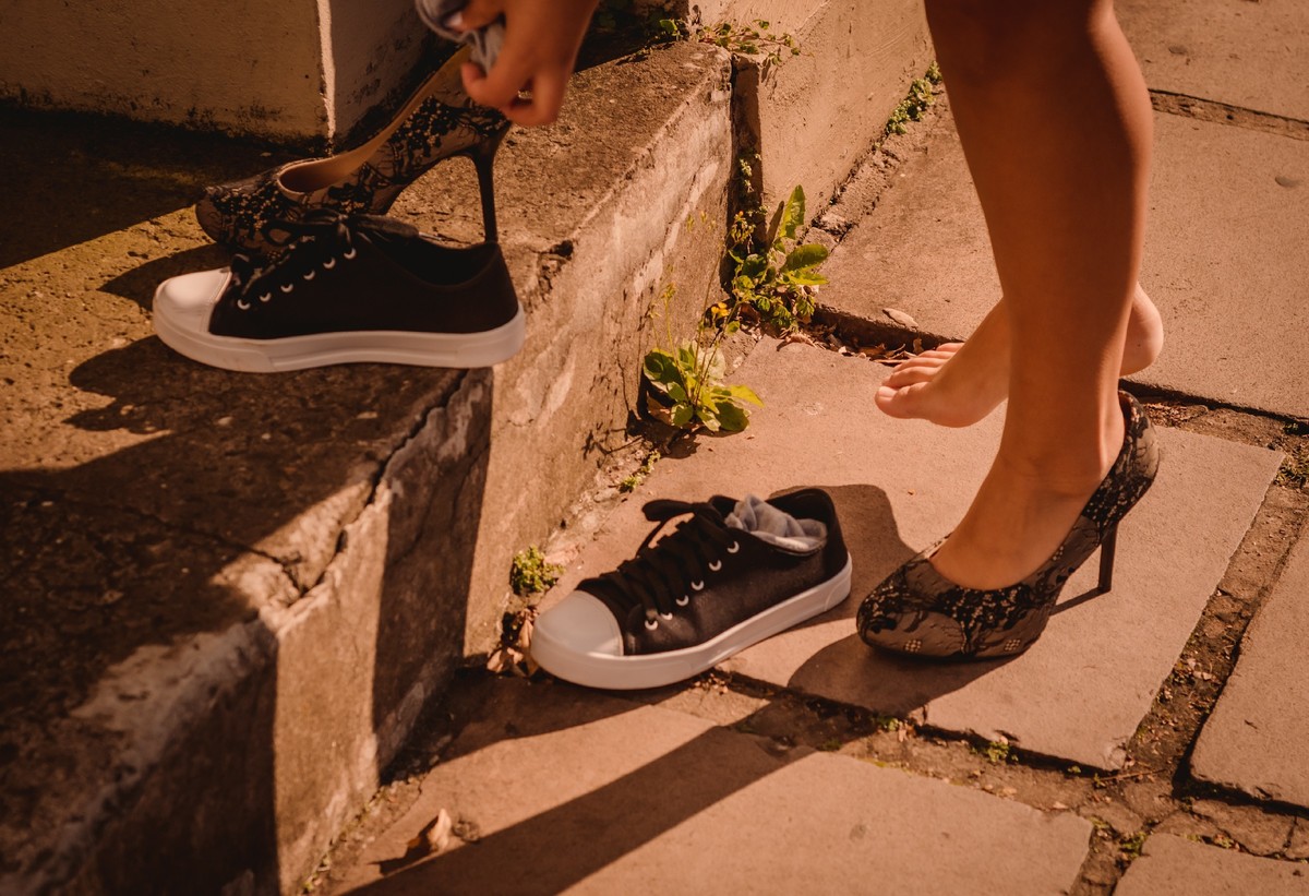 fotografia de debutante criativa em dois irmaos rs fotografo profissional de debutante 15 anos em sao leopoldo dia ensolarado serra gaucha rs moinho collet maria eduarda souza troca de sapato