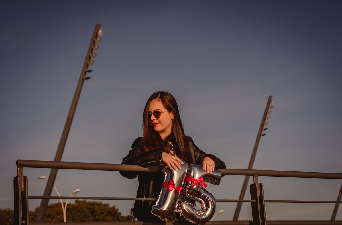 fotografo de sao leopoldo fotografia criativa centro historico porto alegre usina do gasometro cais do porto fim de tarde luz do sol por debutante 15 anos fotografo profissional vale dos sinos