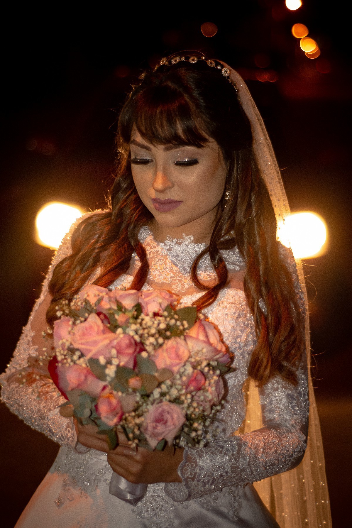 fotografo profissional de casamento wedding em portao rs sao leopoldo espaco de eventos dresh casamento na pandemia noivo e noiva casados fotos diferentes autoria casal boeira luzes do carro