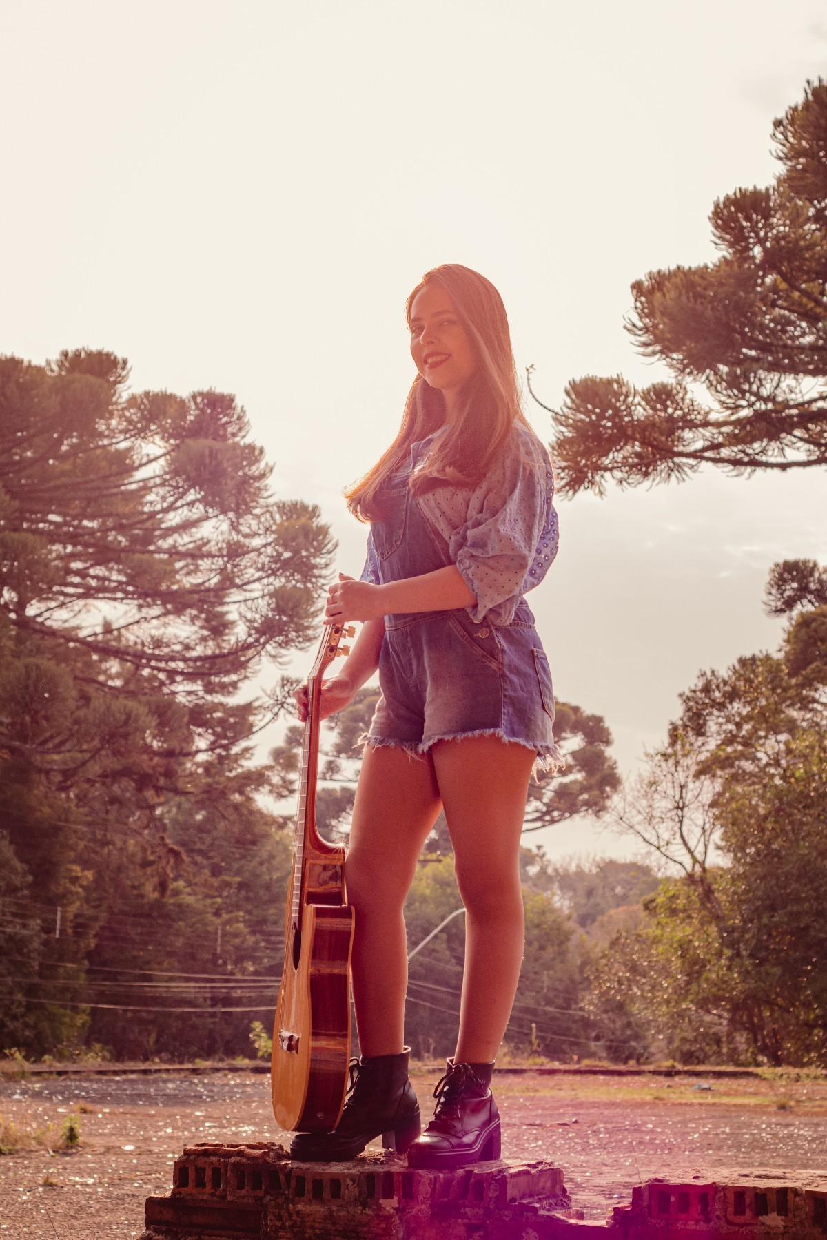 fotografo profissional em sao leopoldo fotografia pessoal debutante 15 anos morro reuther canela cassino em ruinas lages de pedra gramado rs aventura foto autoral casal boeira contra o sol
