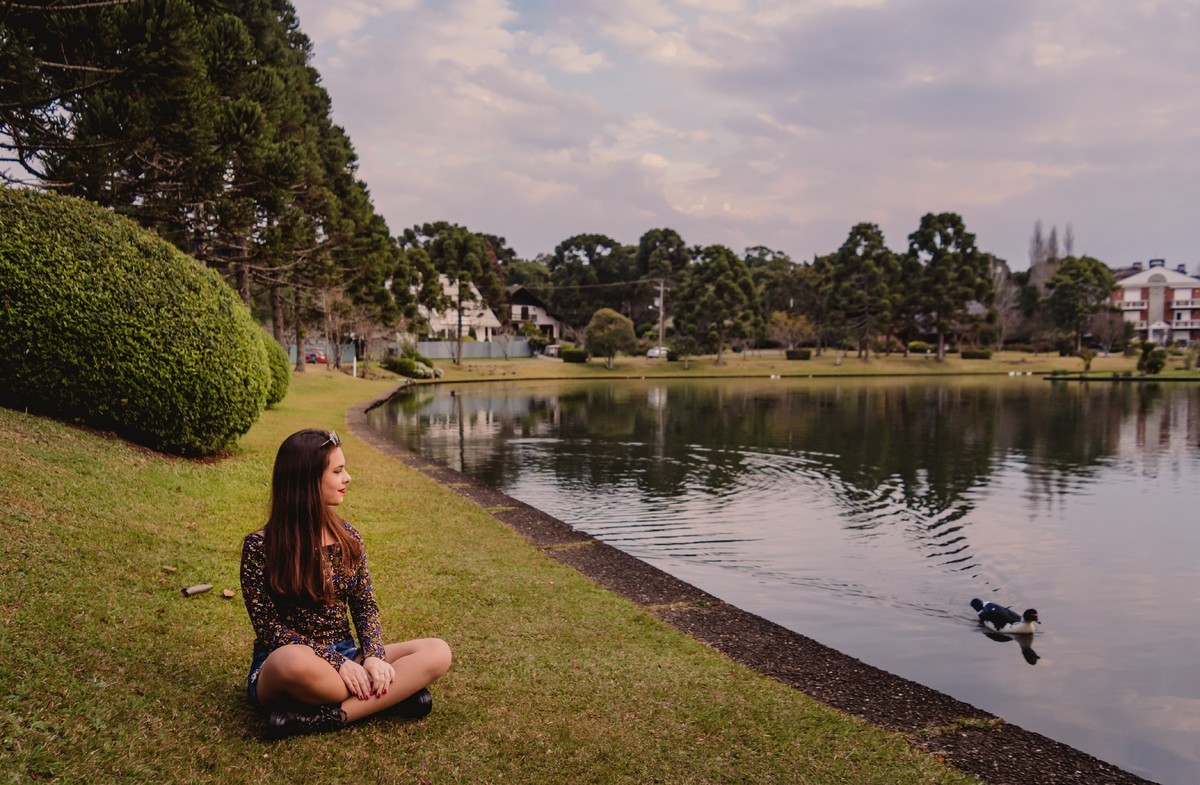 fotografo profissional em sao leopoldo fotografia pessoal debutante 15 anos morro reuther canela cassino em ruinas lages de pedra gramado rs aventura foto autoral casal boeira olha o pato
