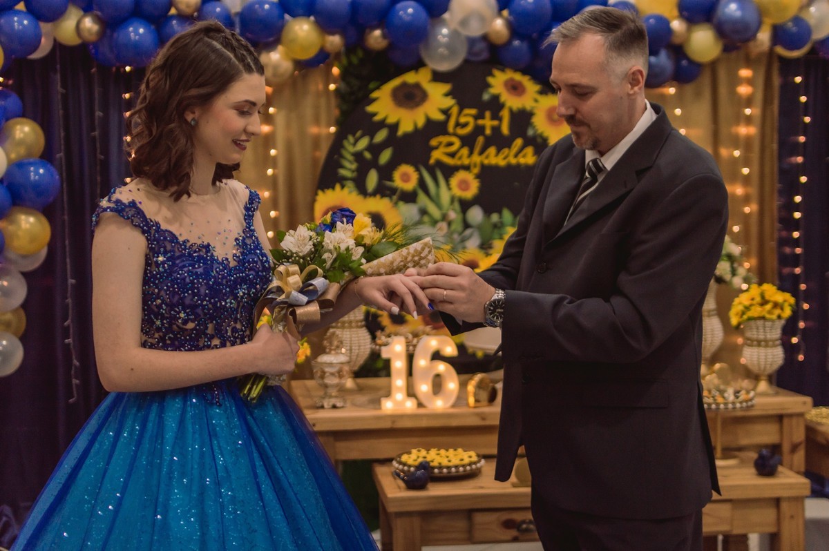fotografo de debutante em sao leopoldo fotos de 15th festa tutti frutti sao leo rs rafaela lampert tnt drink balada vestido azul espaco ela casal boeira