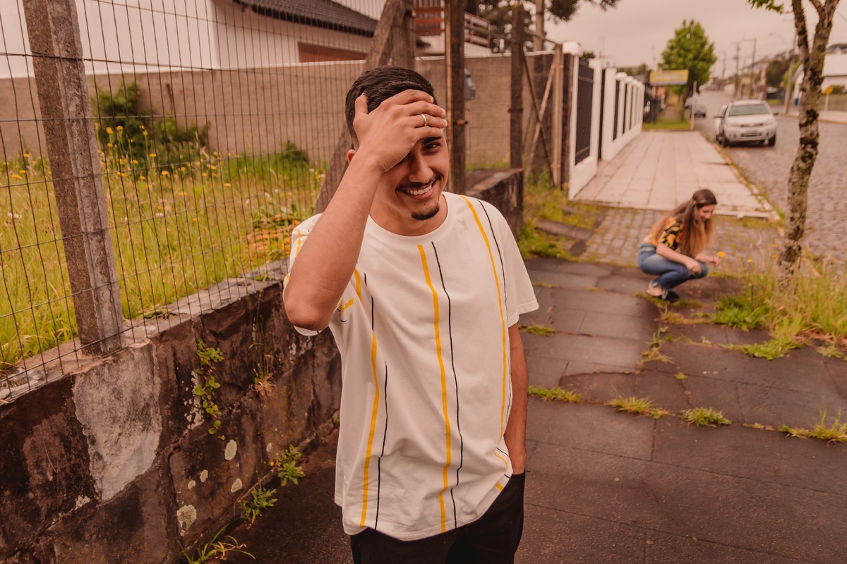 fotografo de casal em sao leopoldo rs fotos de casal book em sao francisco de paula sao chico lago sao bernardo vestido branco noivo e noiva pre wedding corrida sao chico casal boeira