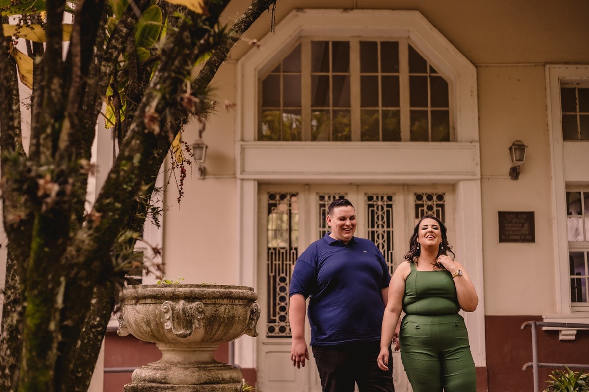 ensaio de casal em porto alegre pre wedding praca do dmae ensaio de casamento fotografo profissional em sao leopoldo casal boeira casal fat 