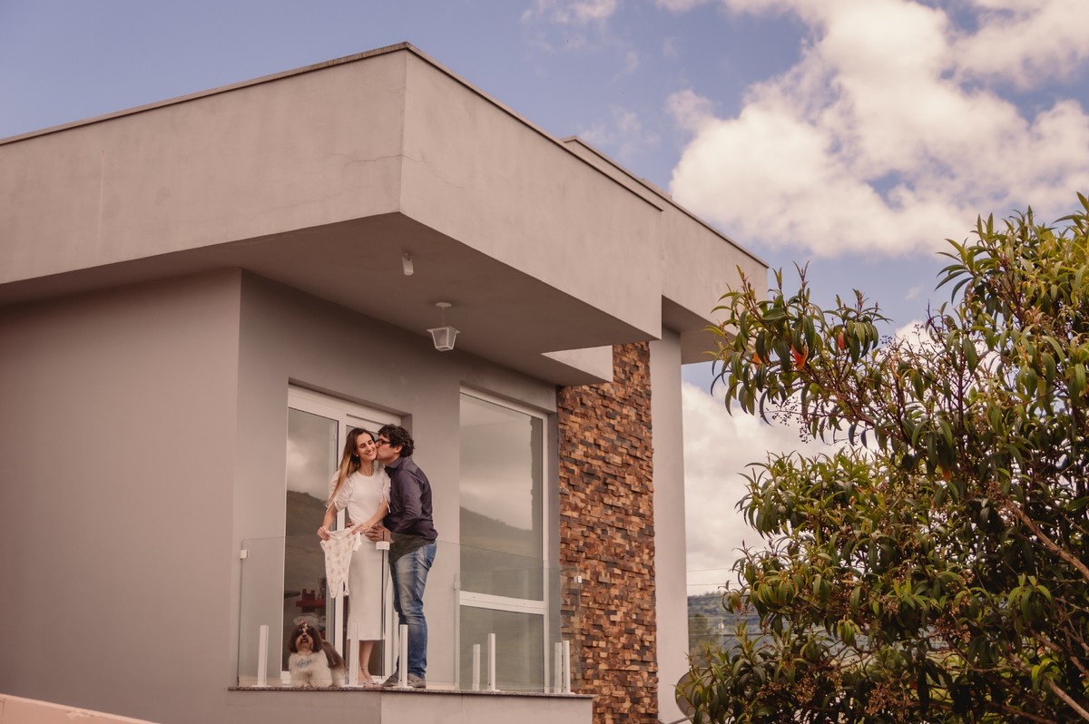 fotografo de familia em sao leopoldo fotos documentais em casa sapiranga rs inicio da gestacao fotos em familia com dog casal boeira fotos casuais documento gestacao inicio primeiros meses cachorro fotografo profissional