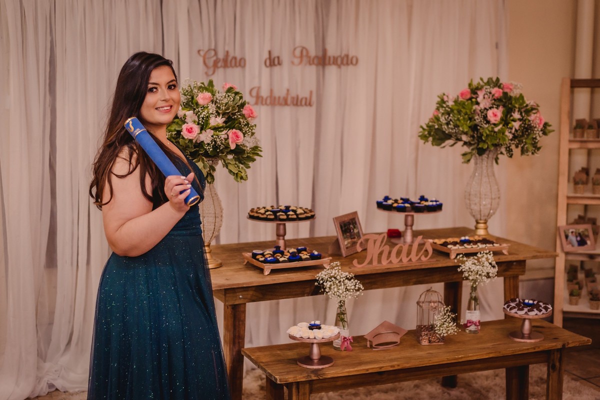 fotografo de formatura em sao leopoldo formanda de gestao da producao industrial restaurante fotografo profissional rs casal boeira