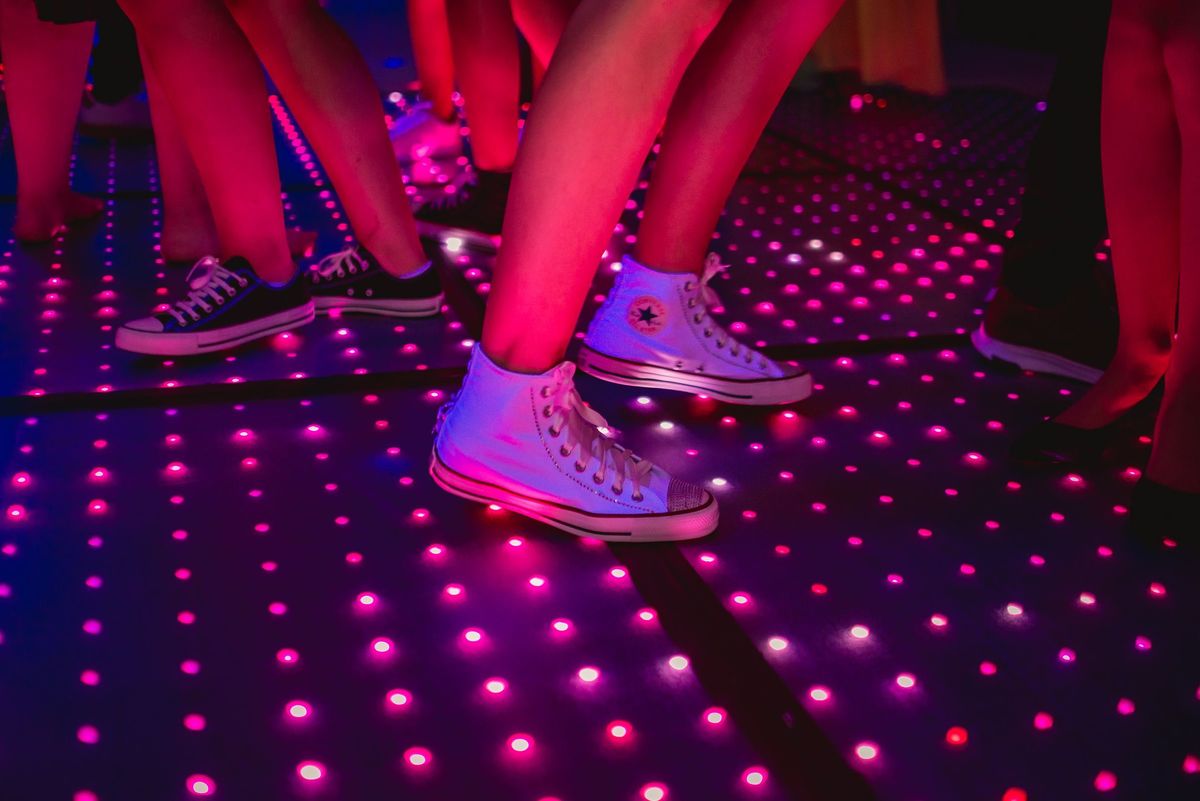 julia arnold fotografo de debutante em sao leopoldo festa de 15th em novo hamburgo saint haus vestido azul casal boeira
a divina noivas
mae
avó
pai
festa
all star branco
fotografo profissional de debutante
balada com os amigos
pista de led
dj
nh
sl