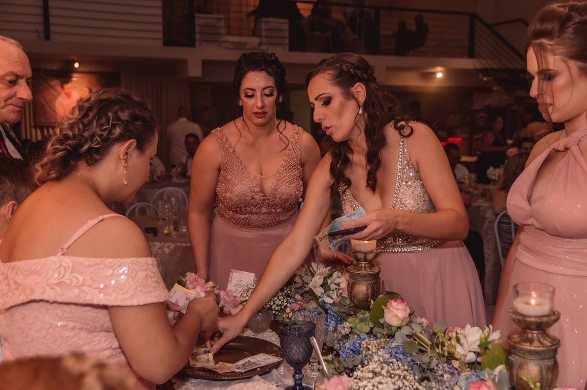 fotografo de casamento em sao leopoldo rio grande do sul casamento em estancia velha aquarium casal boeira fotografias desejadas e verdadeiras casamento na aquarium festas e eventos salao de beleza estefania sturmer vestido de noiva terno rosa boeira