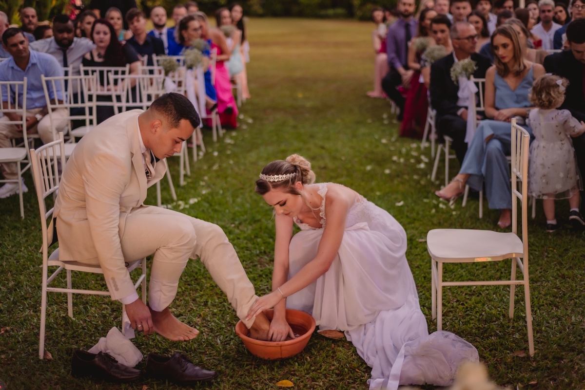 wedding eduarda e davi fotografo de casamento em sao leopoldo rs steigen eventos blend spartan chuva fotografia wedding casal boeira casamento na chuva temporal arco iris festa dança especial homenagem lava pés fotografo wedding sao leo nh rs sl boei
