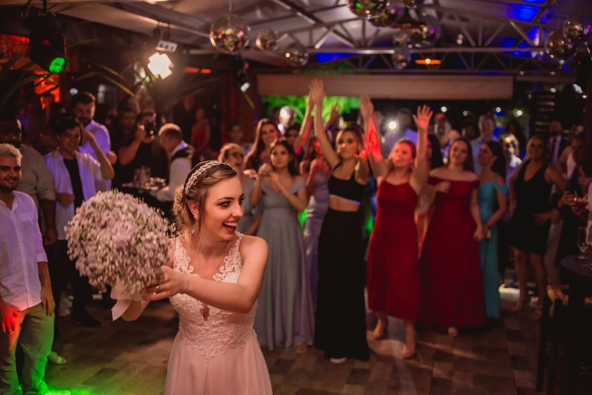 wedding eduarda e davi fotografo de casamento em sao leopoldo rs steigen eventos blend spartan chuva fotografia wedding casal boeira casamento na chuva temporal arco iris festa dança especial homenagem lava pés fotografo wedding sao leo nh rs sl boei