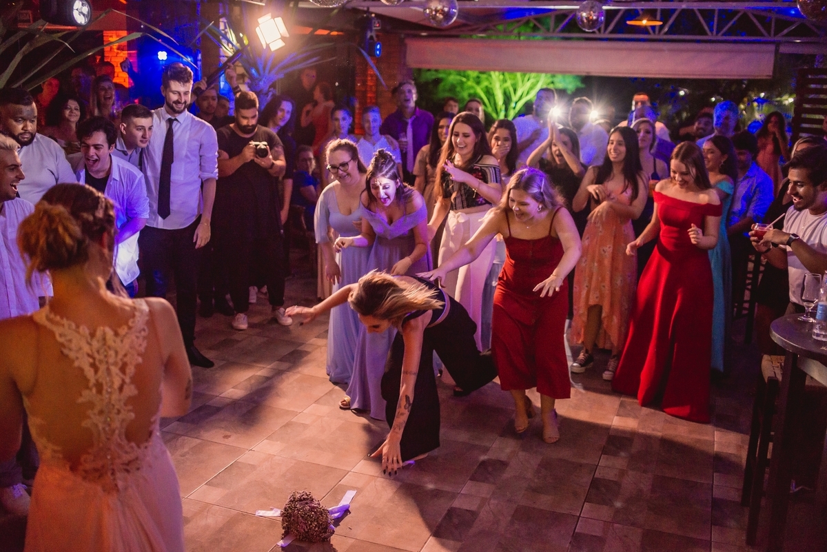 wedding eduarda e davi fotografo de casamento em sao leopoldo rs steigen eventos blend spartan chuva fotografia wedding casal boeira casamento na chuva temporal arco iris festa dança especial homenagem lava pés fotografo wedding sao leo nh rs sl boei