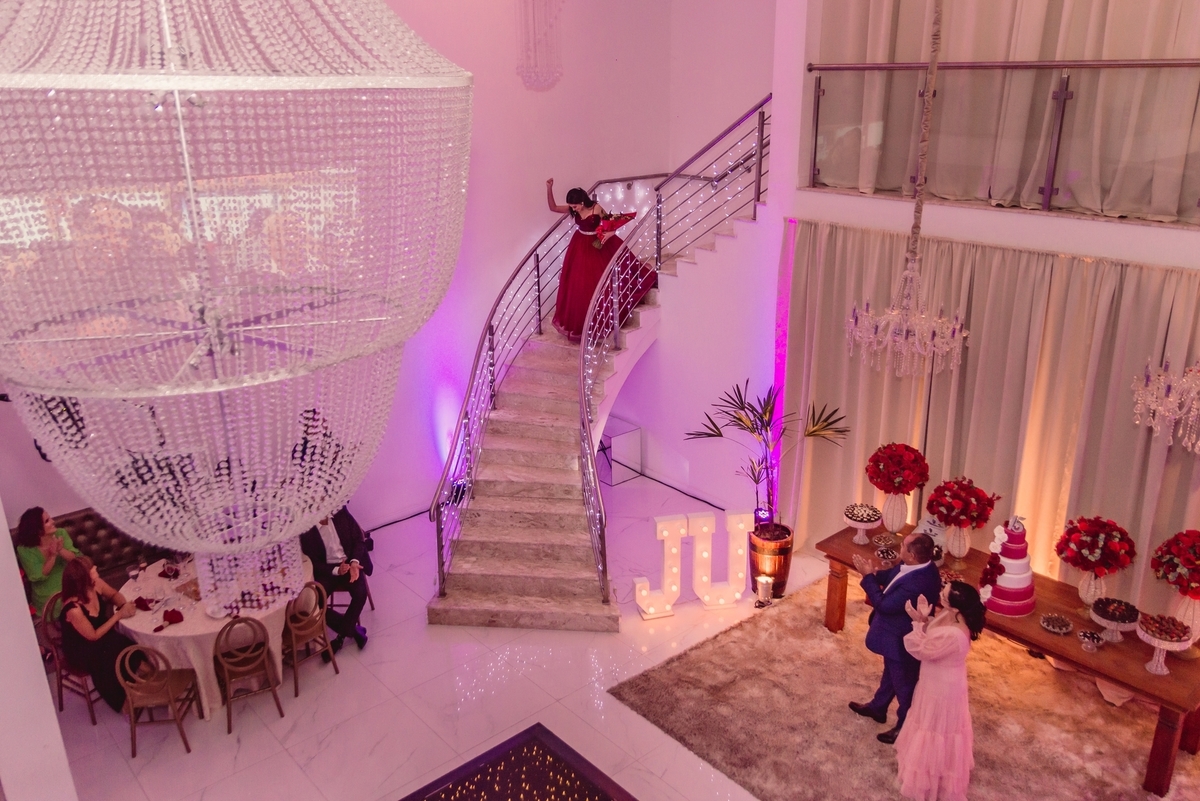 festa de 15th julia araujo fotografo de debutante rs canoas sao leopoldo festa de 15th 15 anos casare casal boeira
festao vestido bordo vermelho maquiagem make penteado casa rê eventos canoas rs casal de fotografos rio grande do sul balada amigas