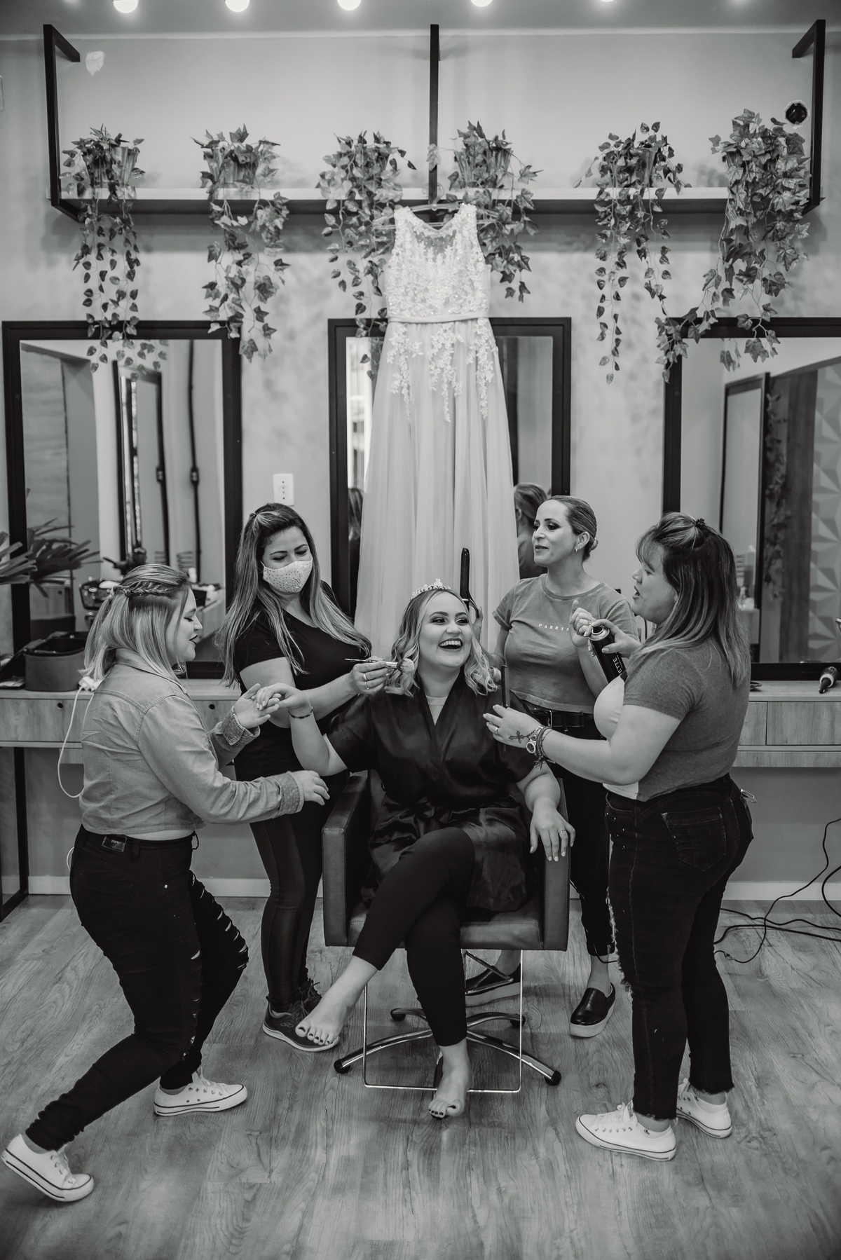 festa de 15th gabriele florencio fotografo de debutante em sao leopoldo rs festa de 15th no rio grande do sul look hair casal boeira vestido azul guitarra amigos familia make penteado debutante linda valsa com avo casa antiga festa em casa fotografia