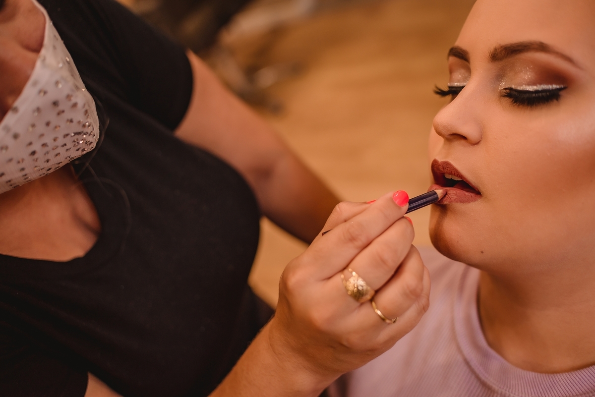 festa de 15th gabriele florencio fotografo de debutante em sao leopoldo rs festa de 15th no rio grande do sul look hair casal boeira vestido azul guitarra amigos familia make penteado debutante linda valsa com avo casa antiga festa em casa fotografia