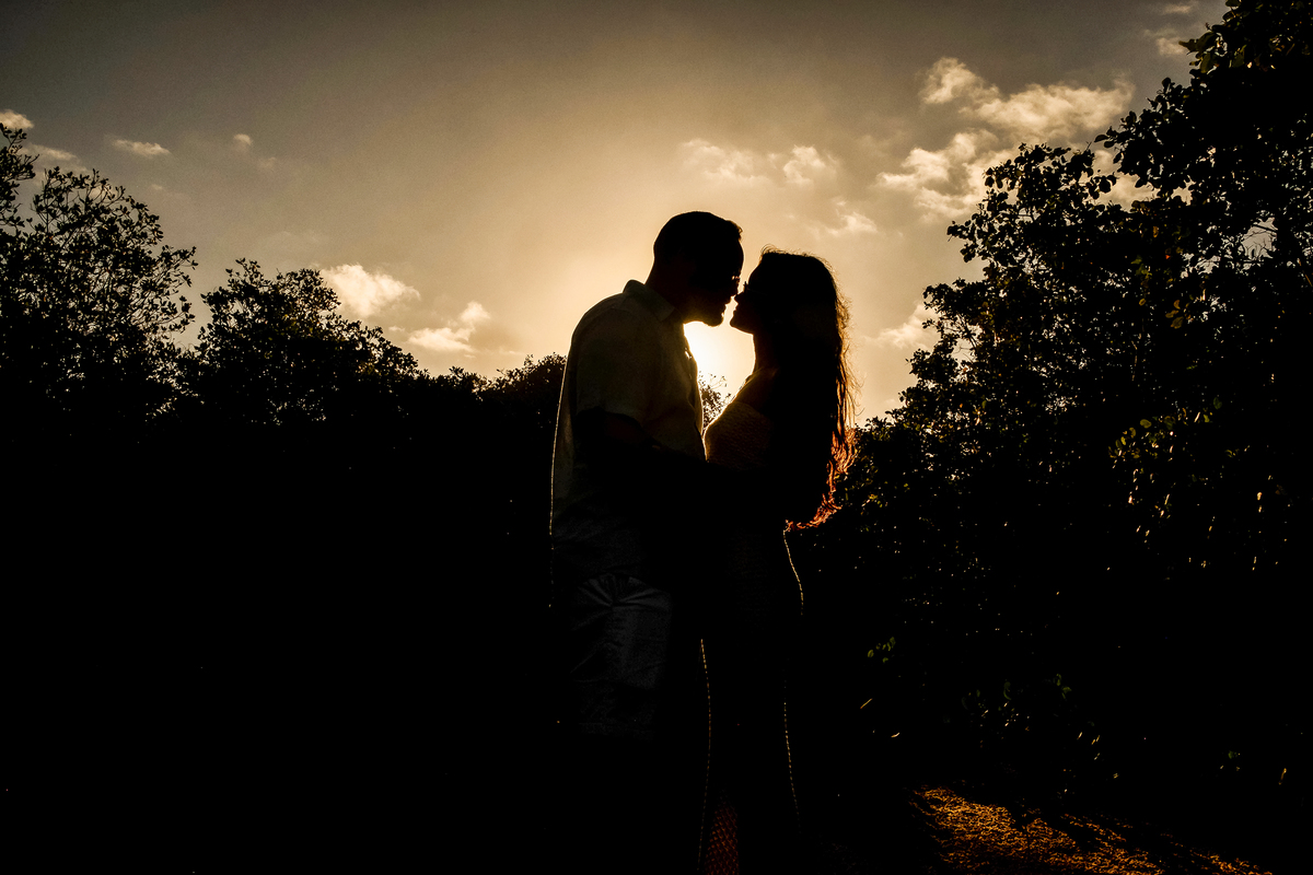Pedido de casamento no por do sol após o  em Imbassaí 