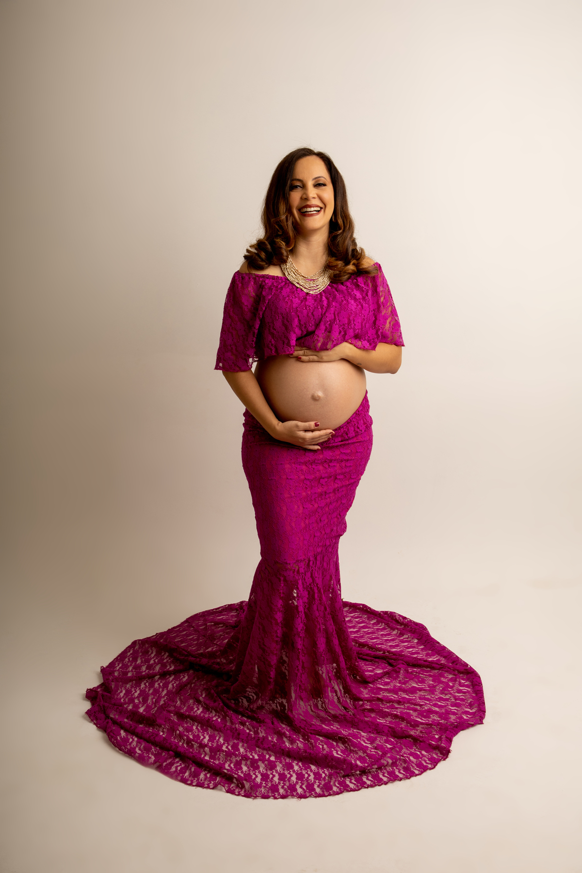 gestante abraçando a barriga