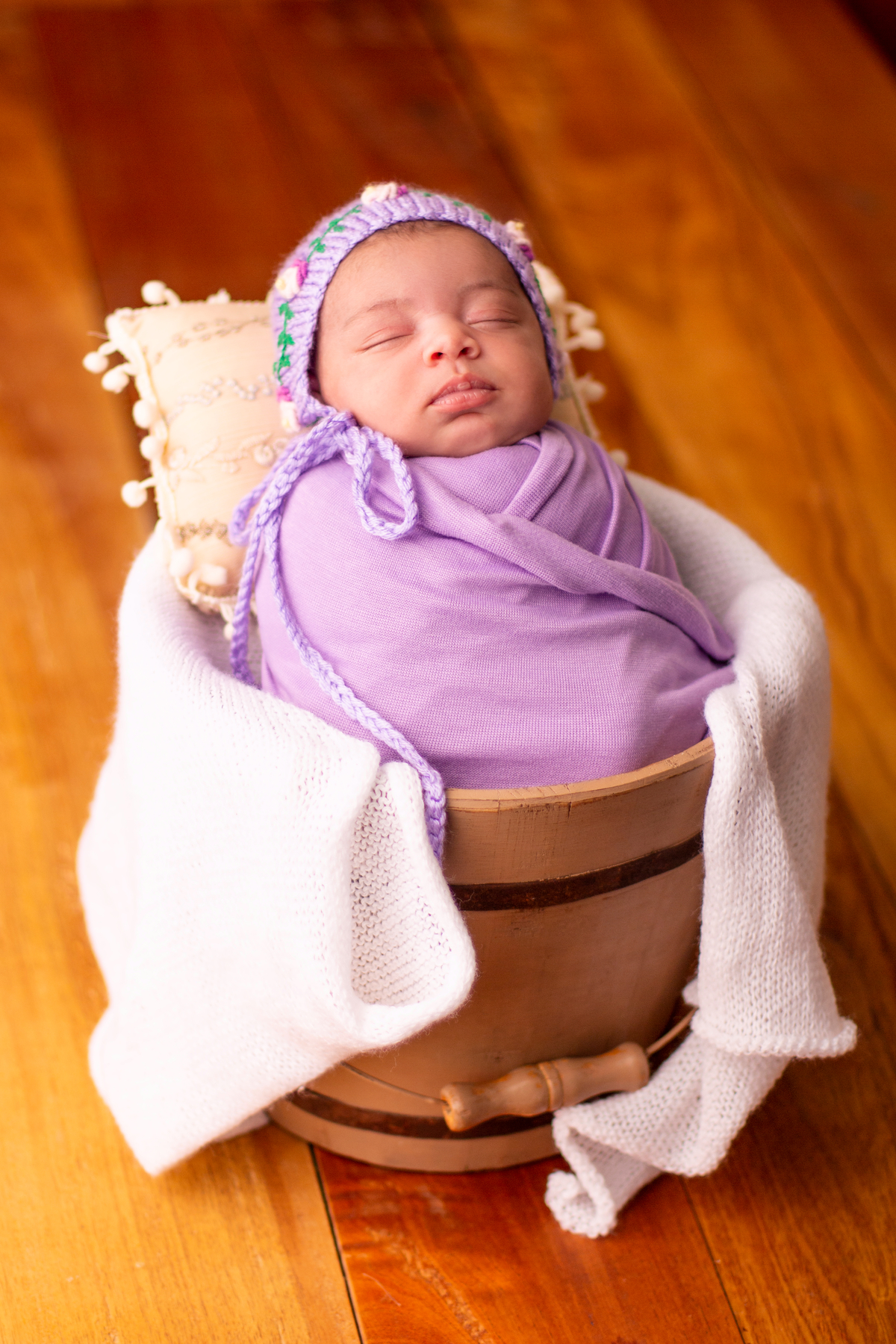 wrap newborn lilás e props balde