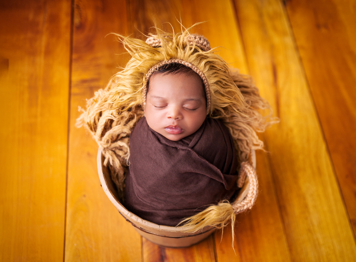 wrap newborn marrom e props balde 