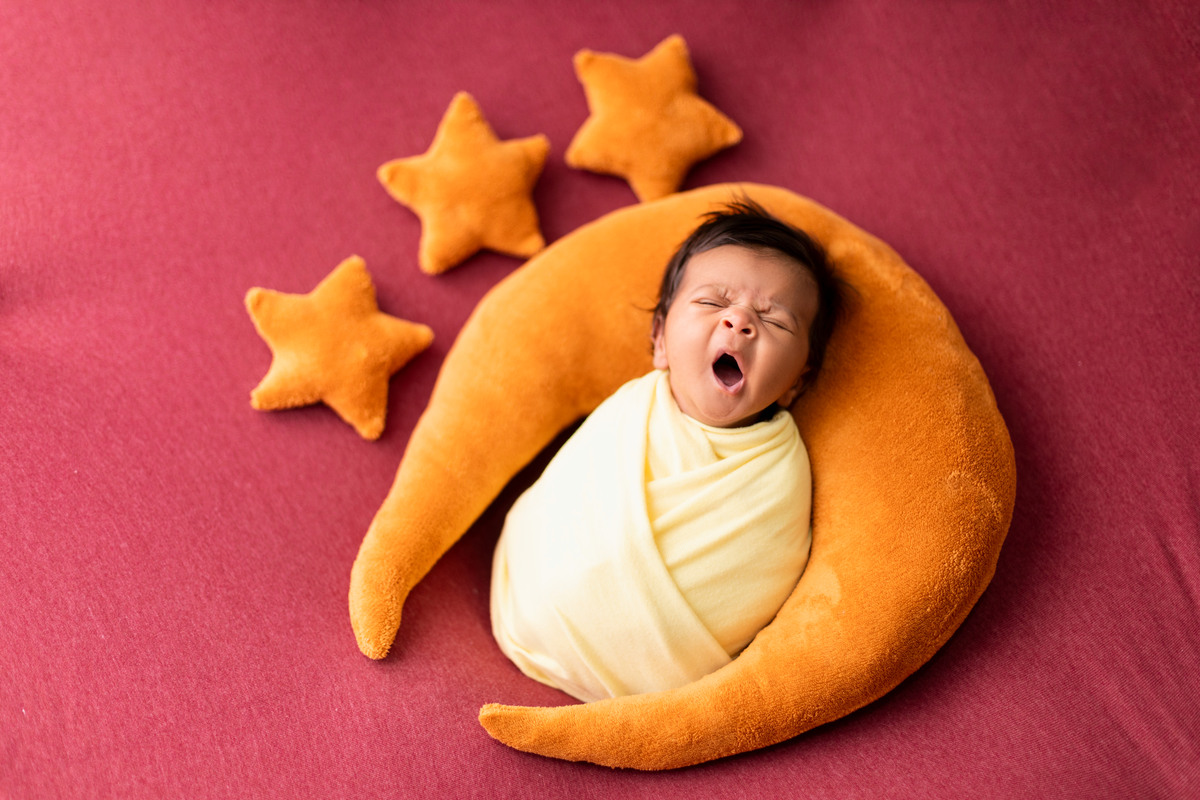 wrap newborn com lua e estrelas