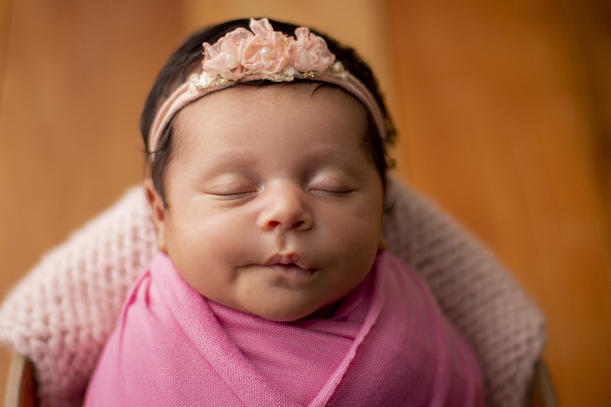 wrap newborn rosa e props balde 