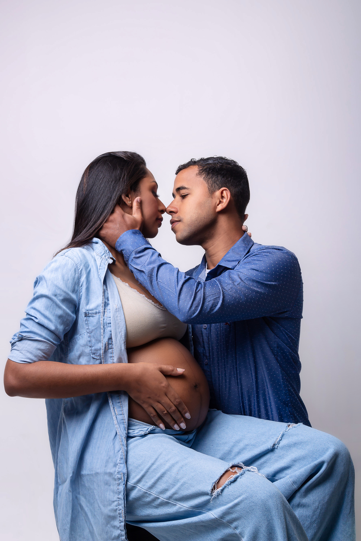 papai e mamãe se abraçando