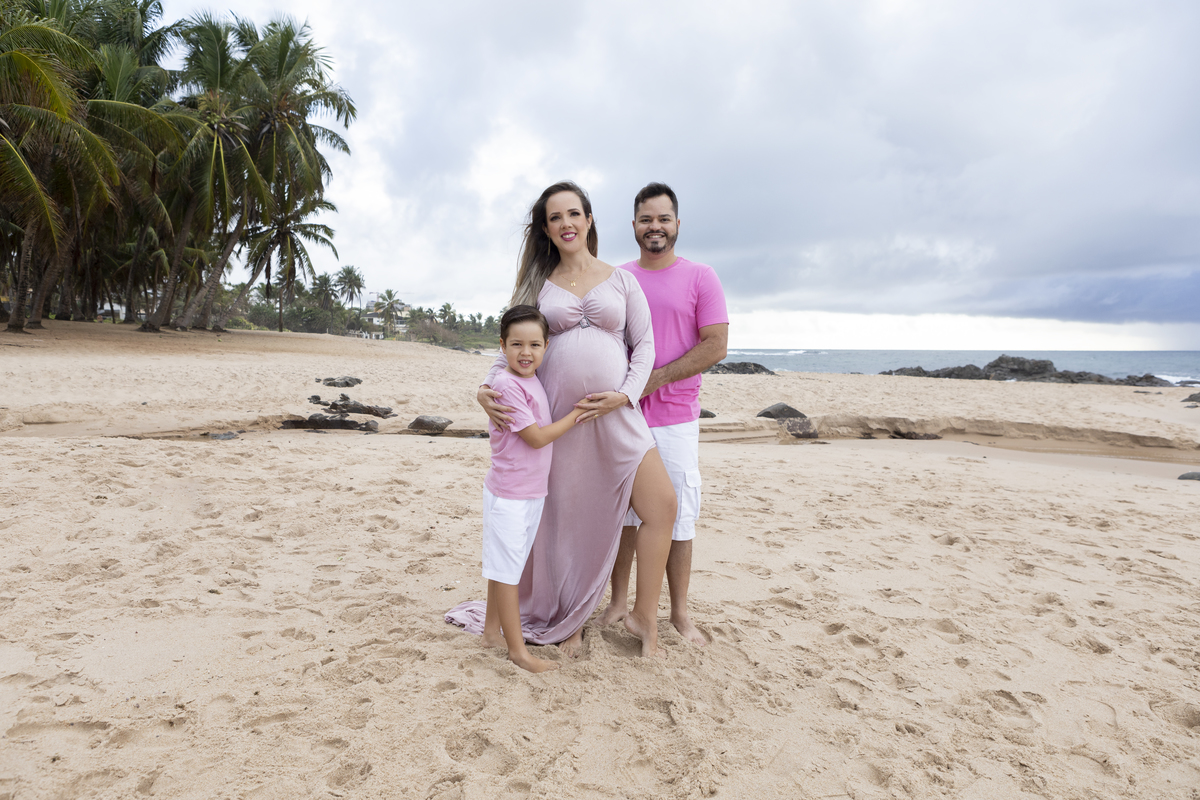 mamãe gestante e papai com seu filho