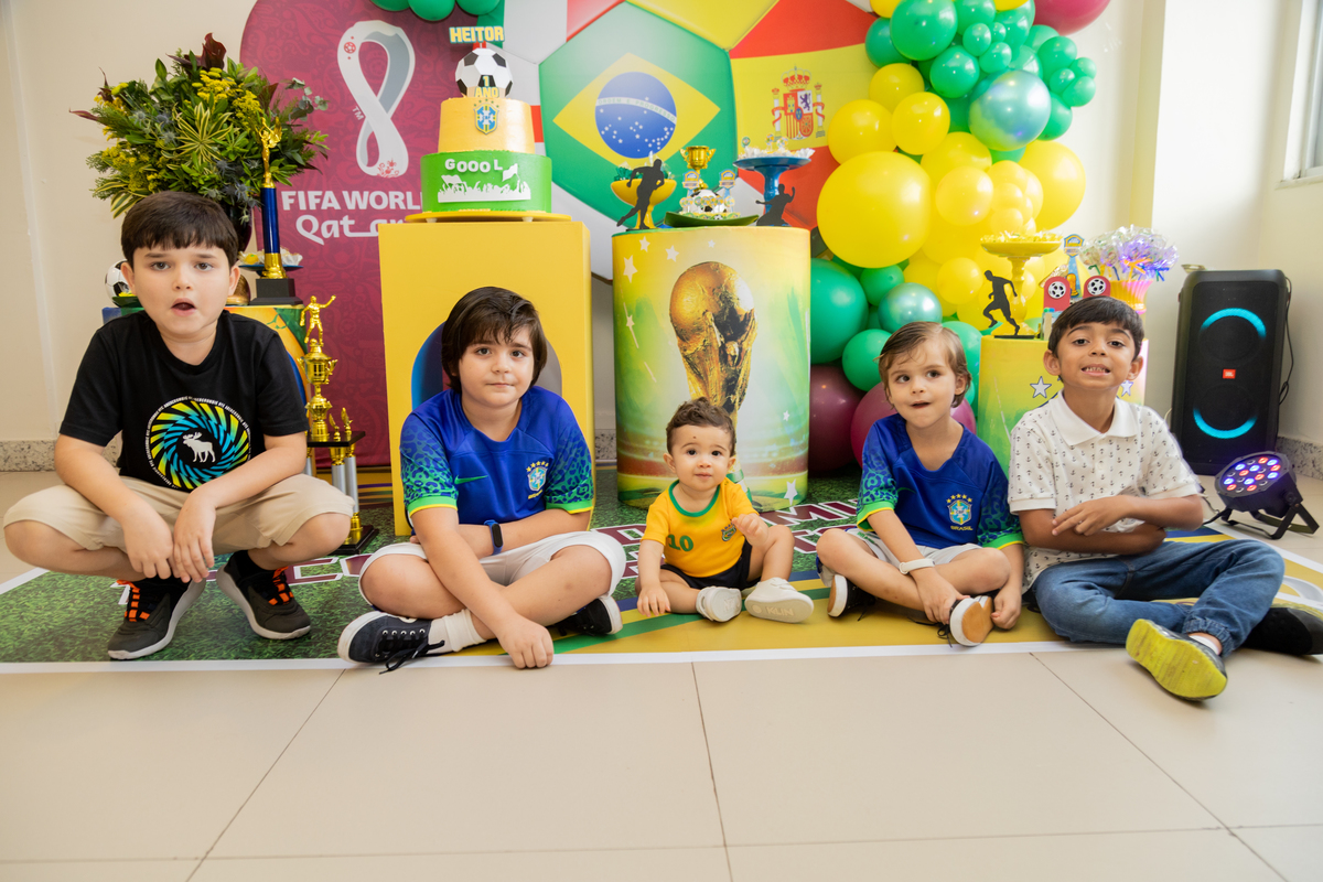 aniversariante com as criançadas