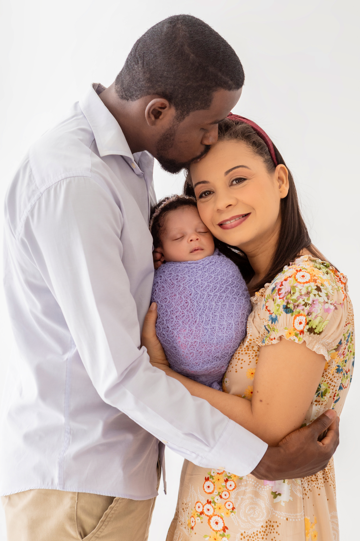 newborn com mamãe e papai