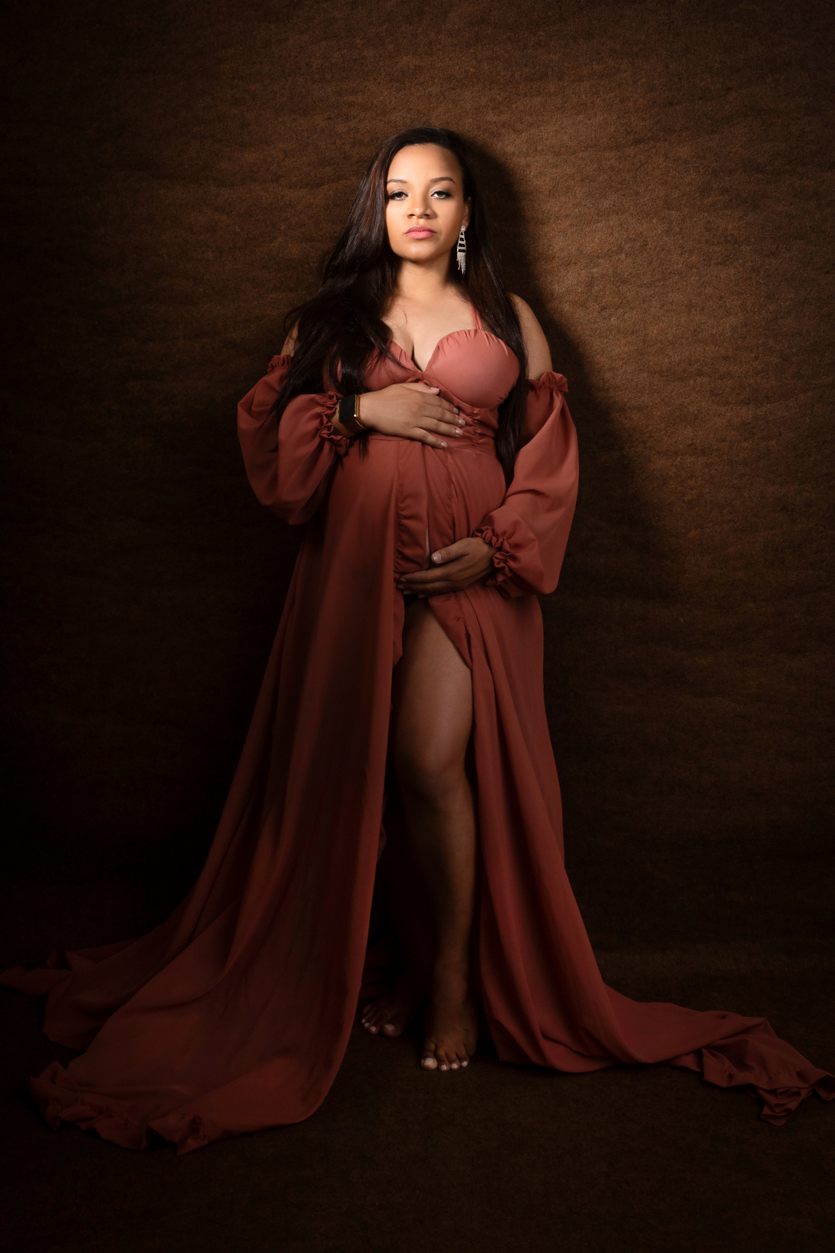 gestante abraçando a barriga