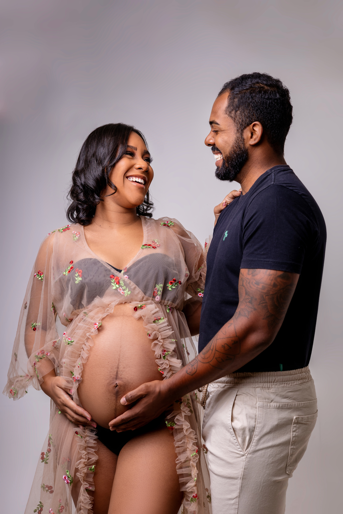 gestante com papai sorridente