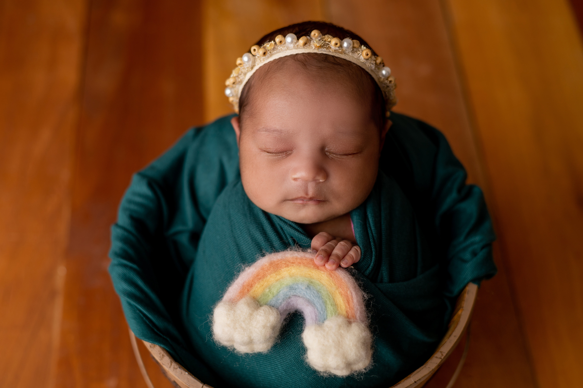 wrap newborn verde com arco iris