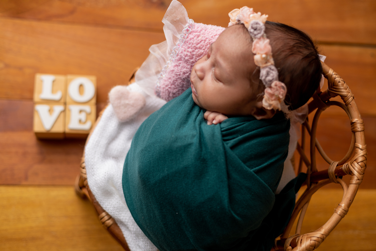 wrap newborn verde e props cadeirinha com love