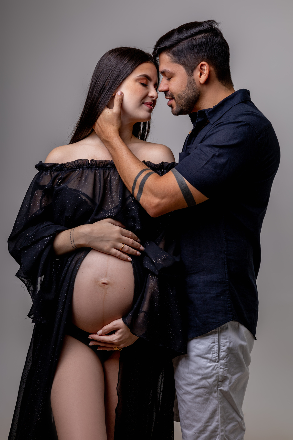 gestante abraçando a barriga com papai