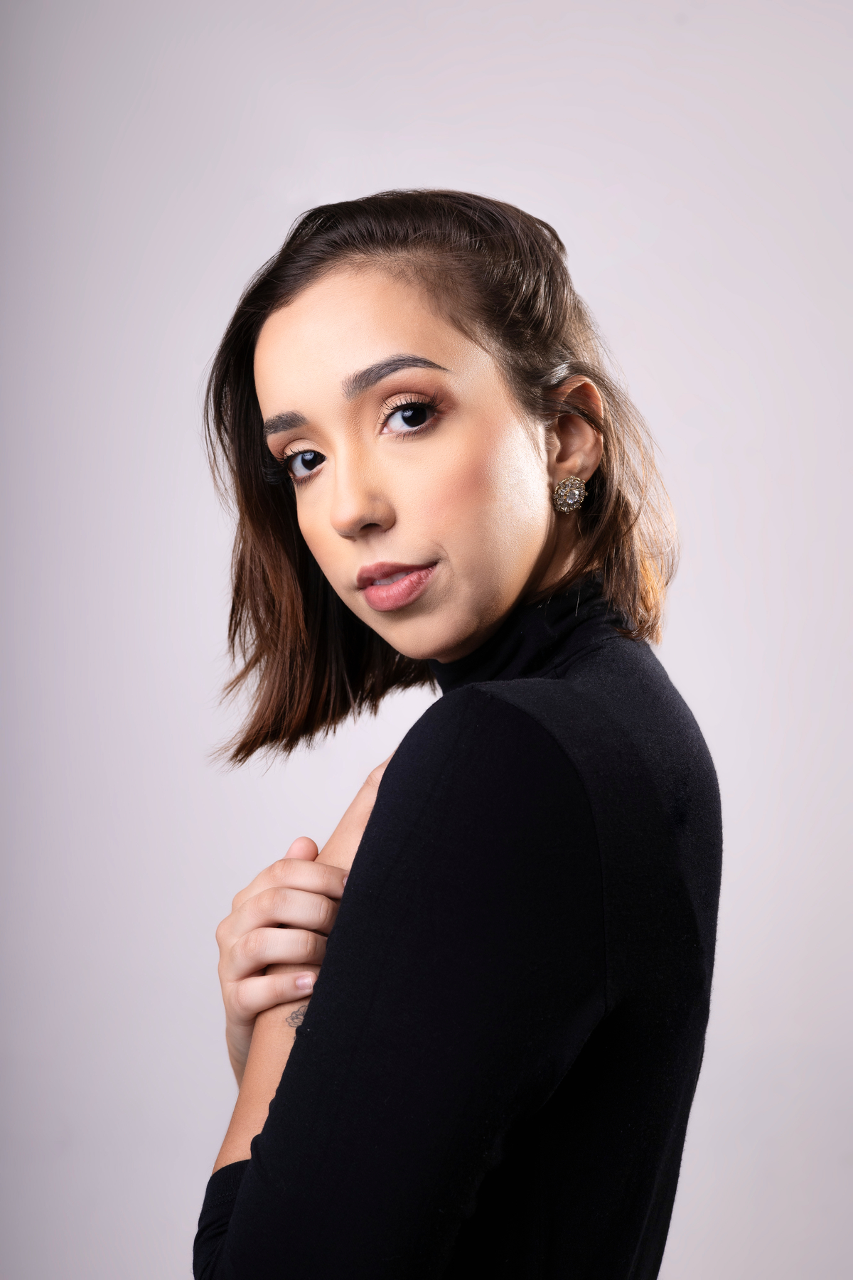 bailarina rosto virado pro ombro