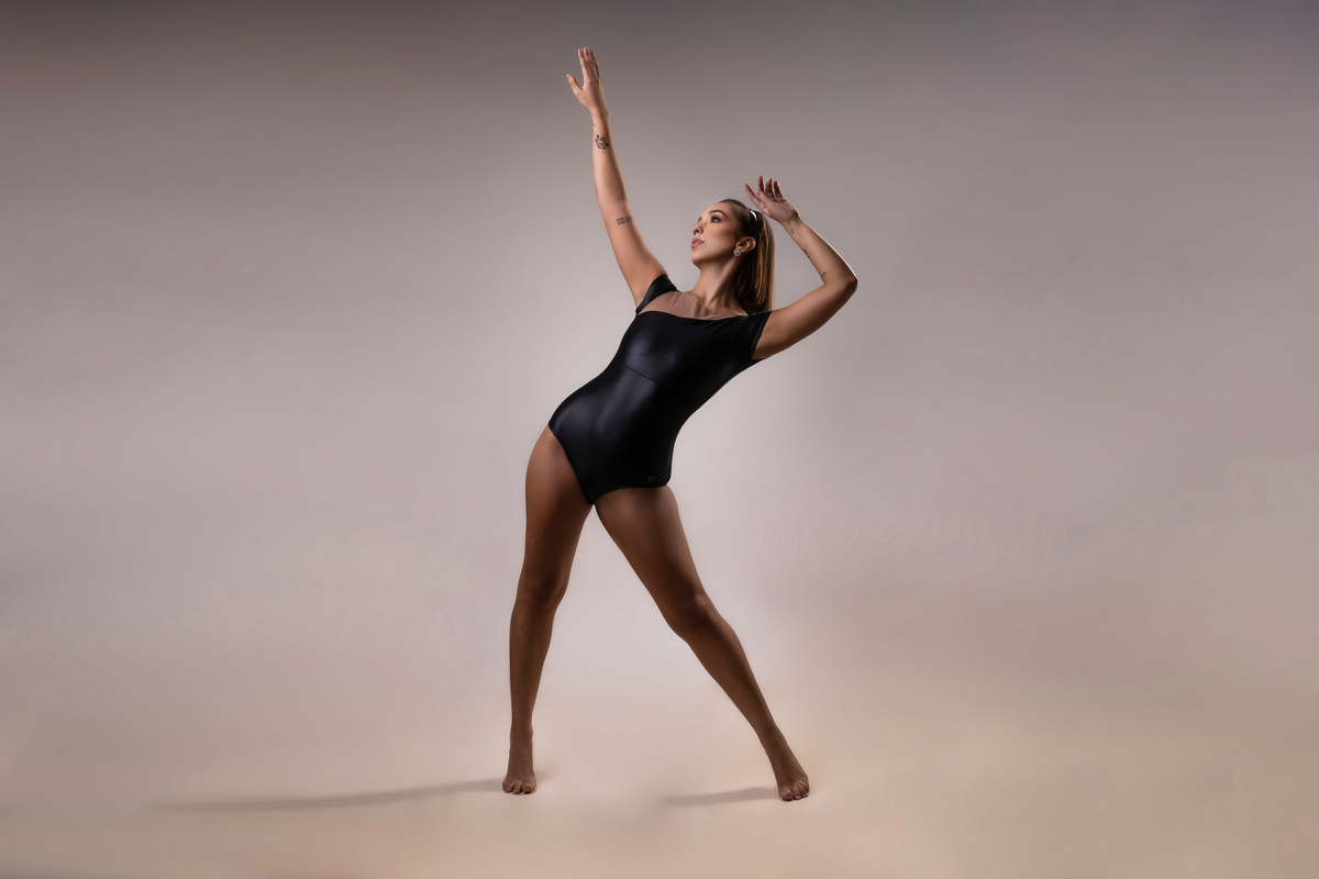 bailarina e sua pose artística