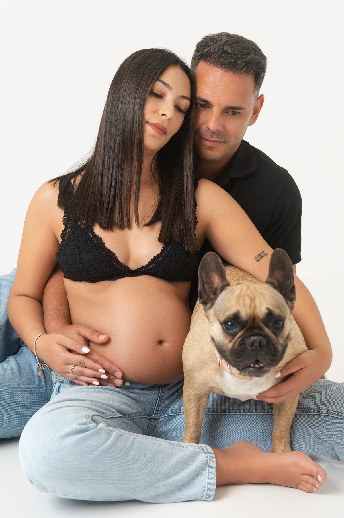 Sessão fotográfica de grávida com um estilo elegante e natural