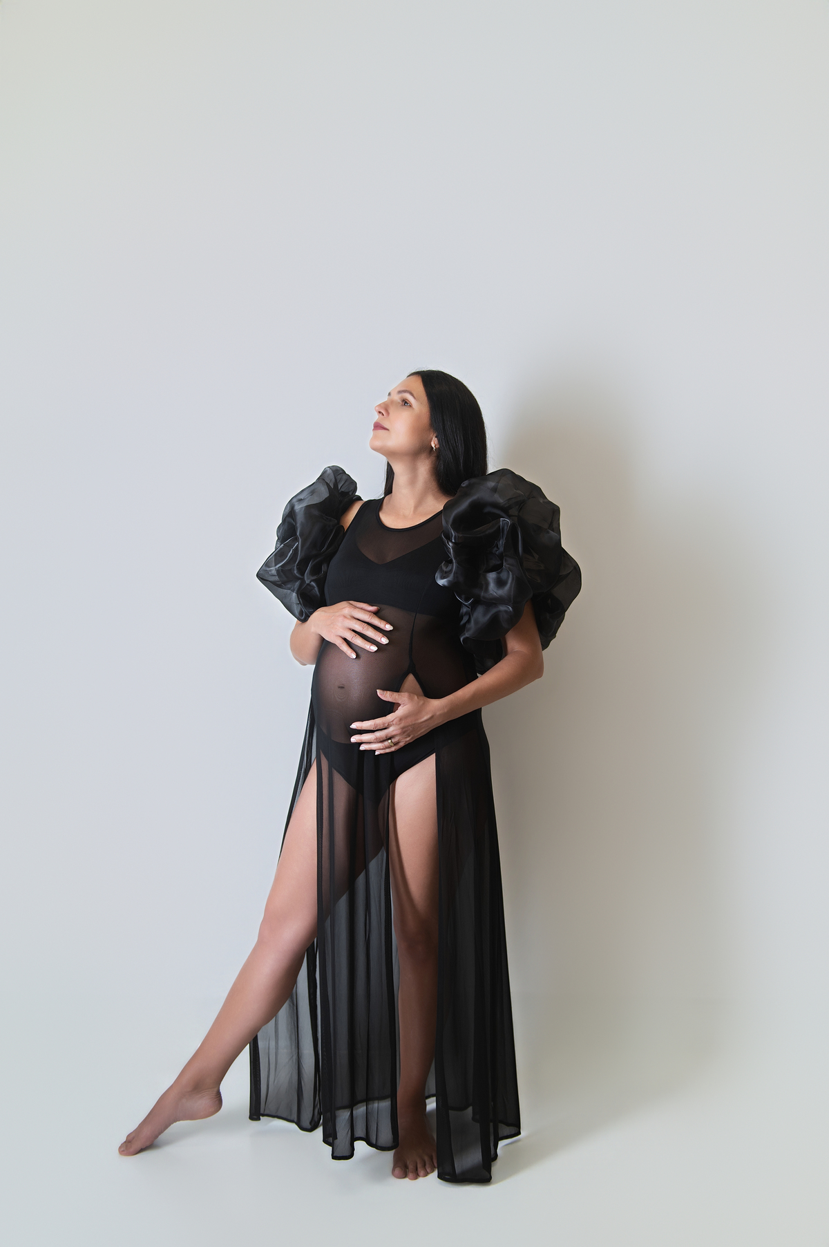 Fotografia de maternidade elegante em estúdio