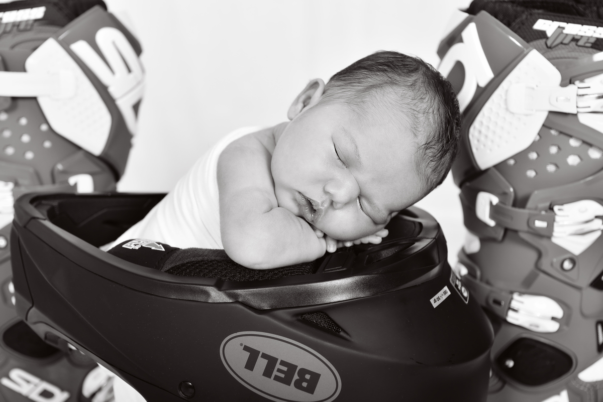 melhorfotografanewborn, estudiofotografia, odeceixemaravilha, Algarve, fotografianewborn, sweetbabyfotografia, bebe, recemnascido, grávida, maternidade, fotografiafamilia, smashthecake, susananovaisfotografia, asmaisbonitasfotografias,dentrocapacete