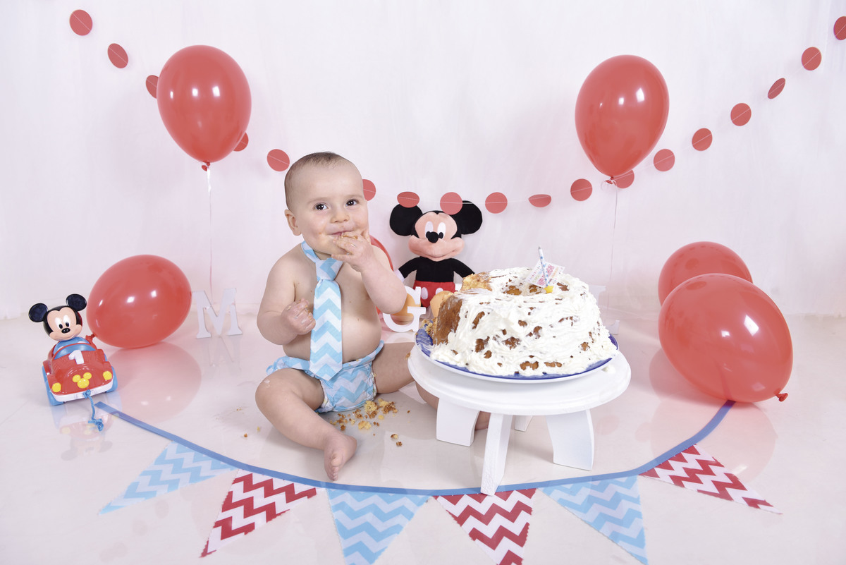 melhorfotografabebe,estudiofotografia,amormaior, odeceixemaravilha,Algarve,fotografiasmashthecake,sweetbabyfotografia,gravata,cenarioencantador,bolo,susananovaisfotografia,asmaisbonitasfotografias,mickey,bandeirinhas,baloes